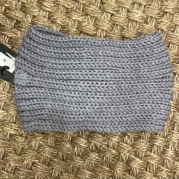 NWT Grey Knit Pearl Turban Headband. - Picture 2 of 4